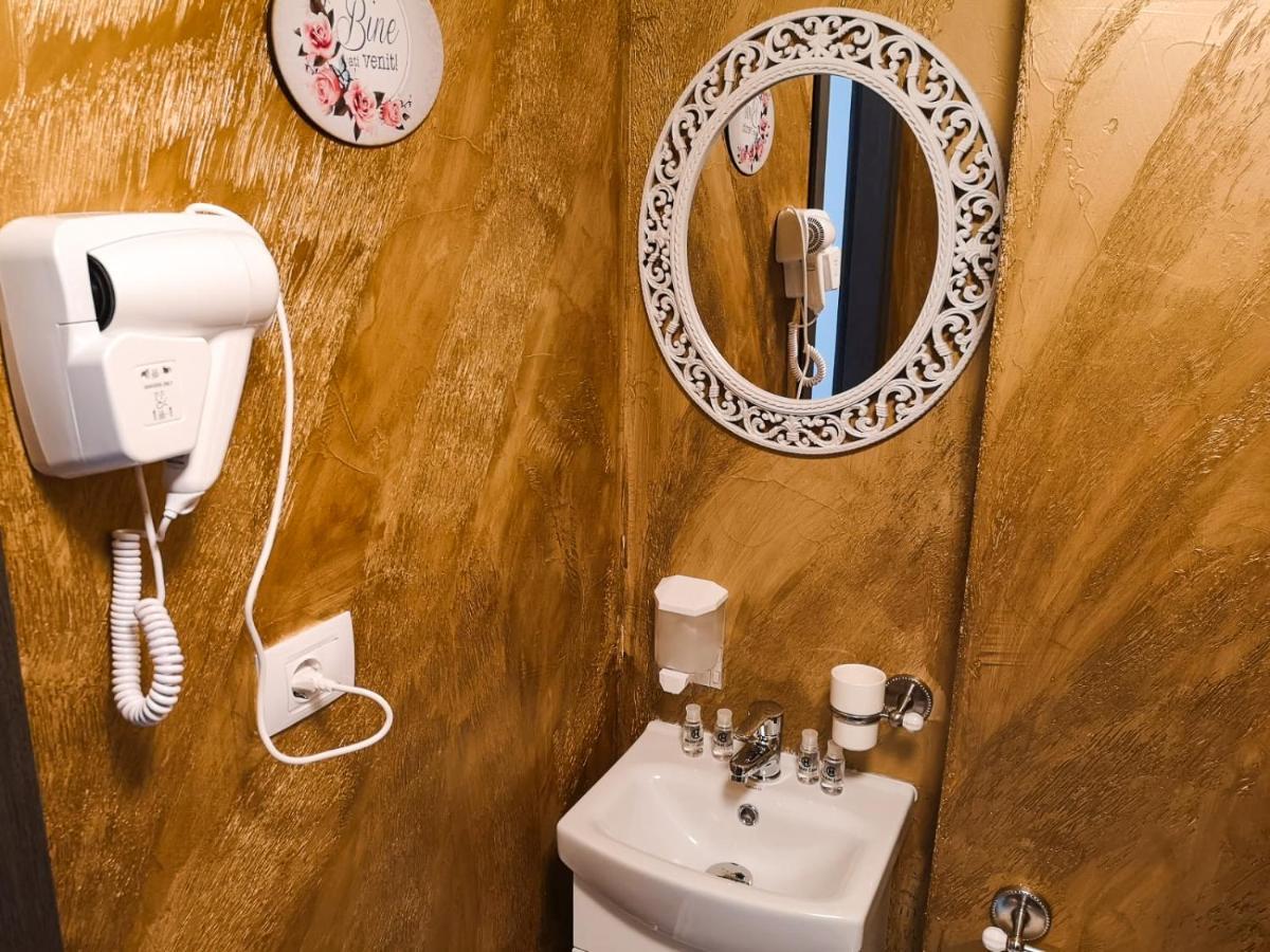 Yns Rooms Iasi Eksteriør bilde